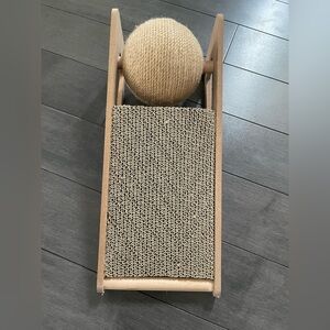 [FREE] Cat Scratcher with toy ball